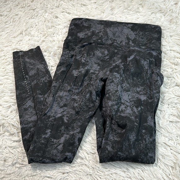 Lululemon Fast & Free 7/8 Tight II *Nulux 25" - Picture 5 of 6